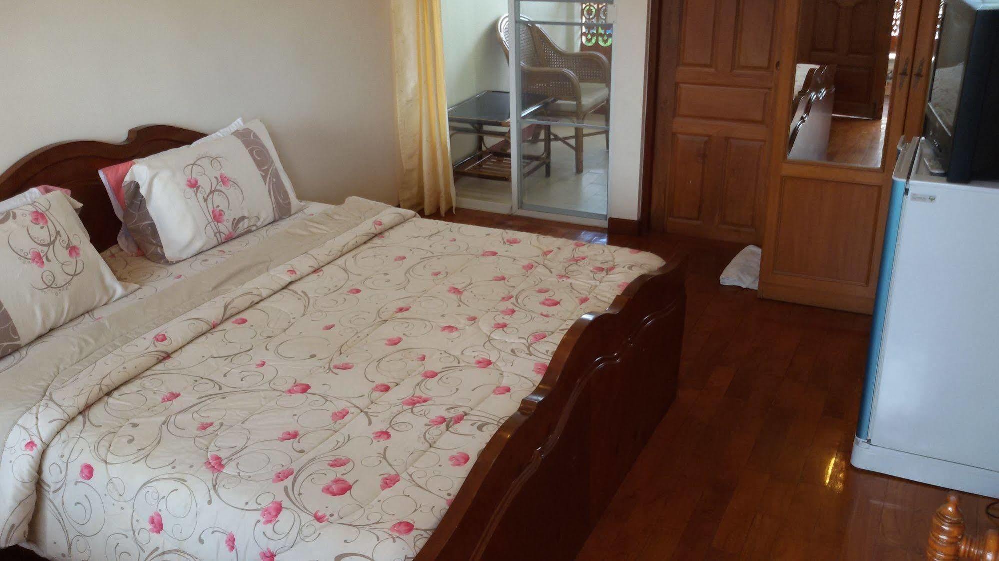 Your House 3 Guest House Chiang Mai Buitenkant foto