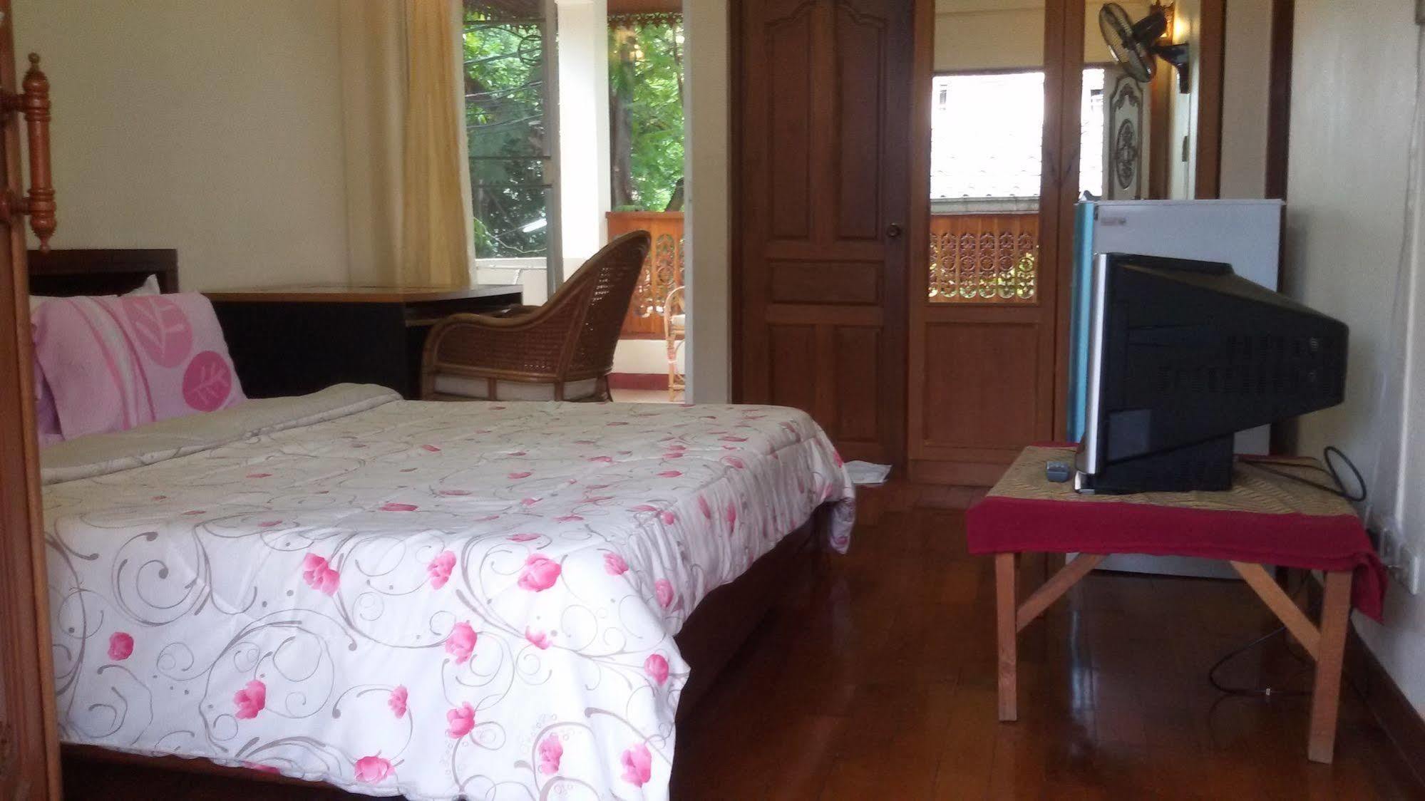 Your House 3 Guest House Chiang Mai Buitenkant foto